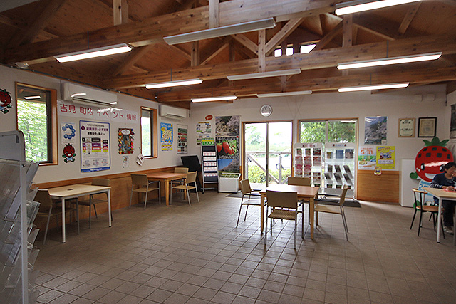 埼玉県吉見町,道の駅いちごの里よしみ,休憩所,トイレ