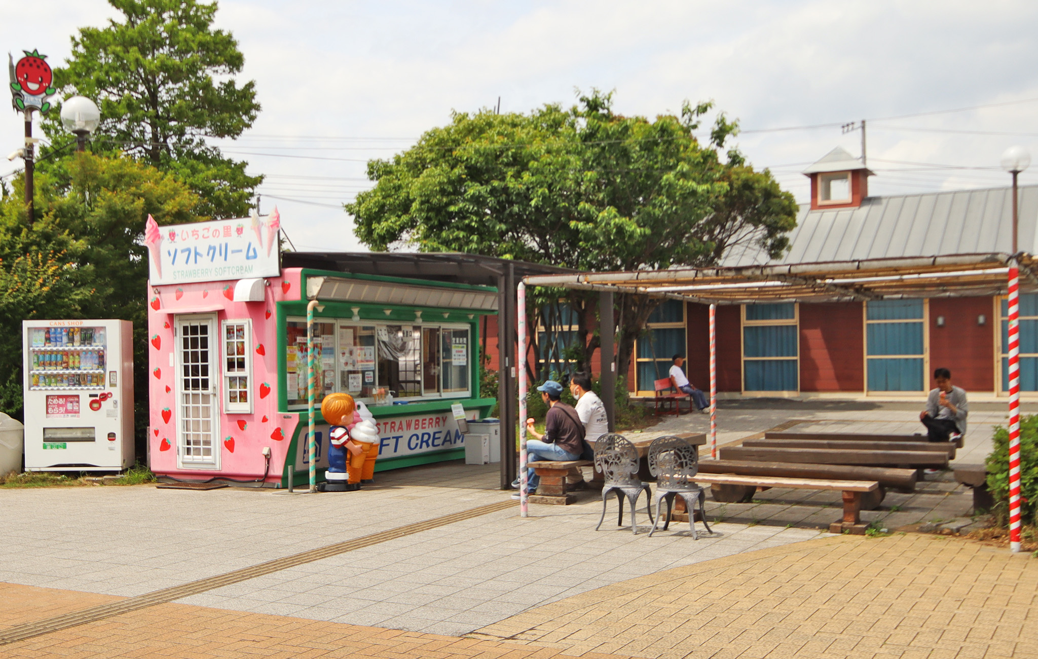 道の駅いちごの里よしみ,簡易店舗