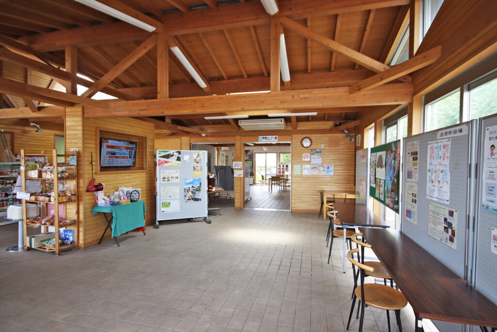 埼玉県吉見町,道の駅いちごの里よしみ,休憩所,トイレ