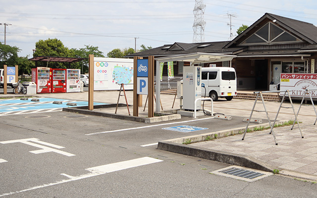 道の駅いちごの里よしみ,駐車場