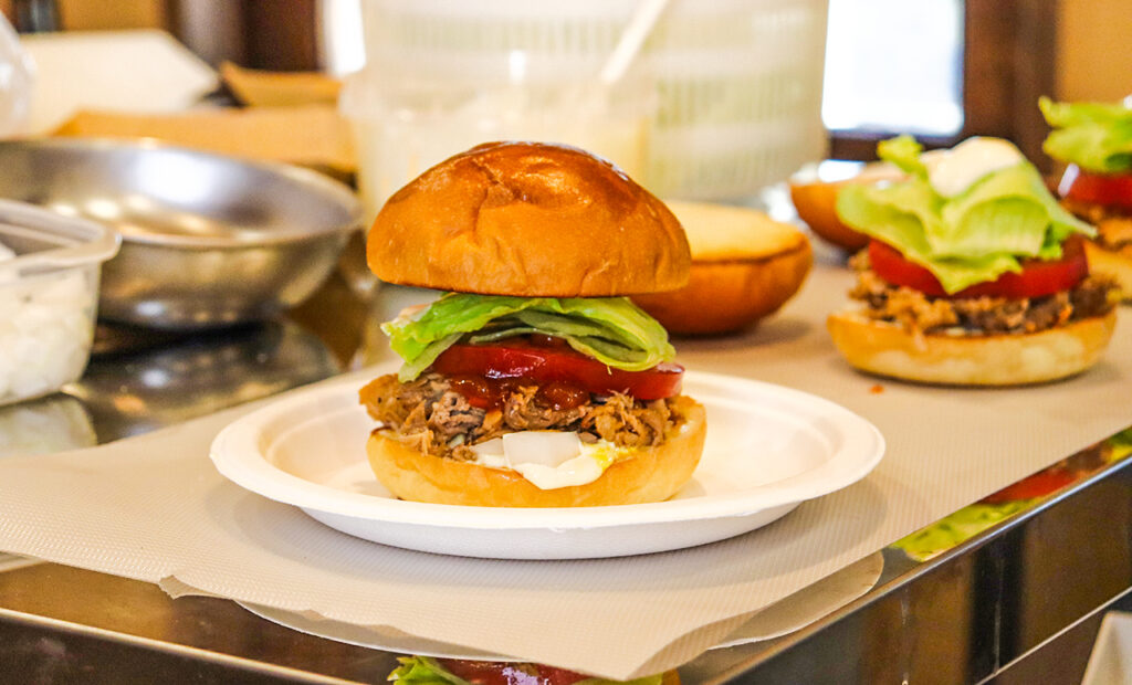道の駅いちごの里よしみ、だんだんBURGER、プルドポークバーガー